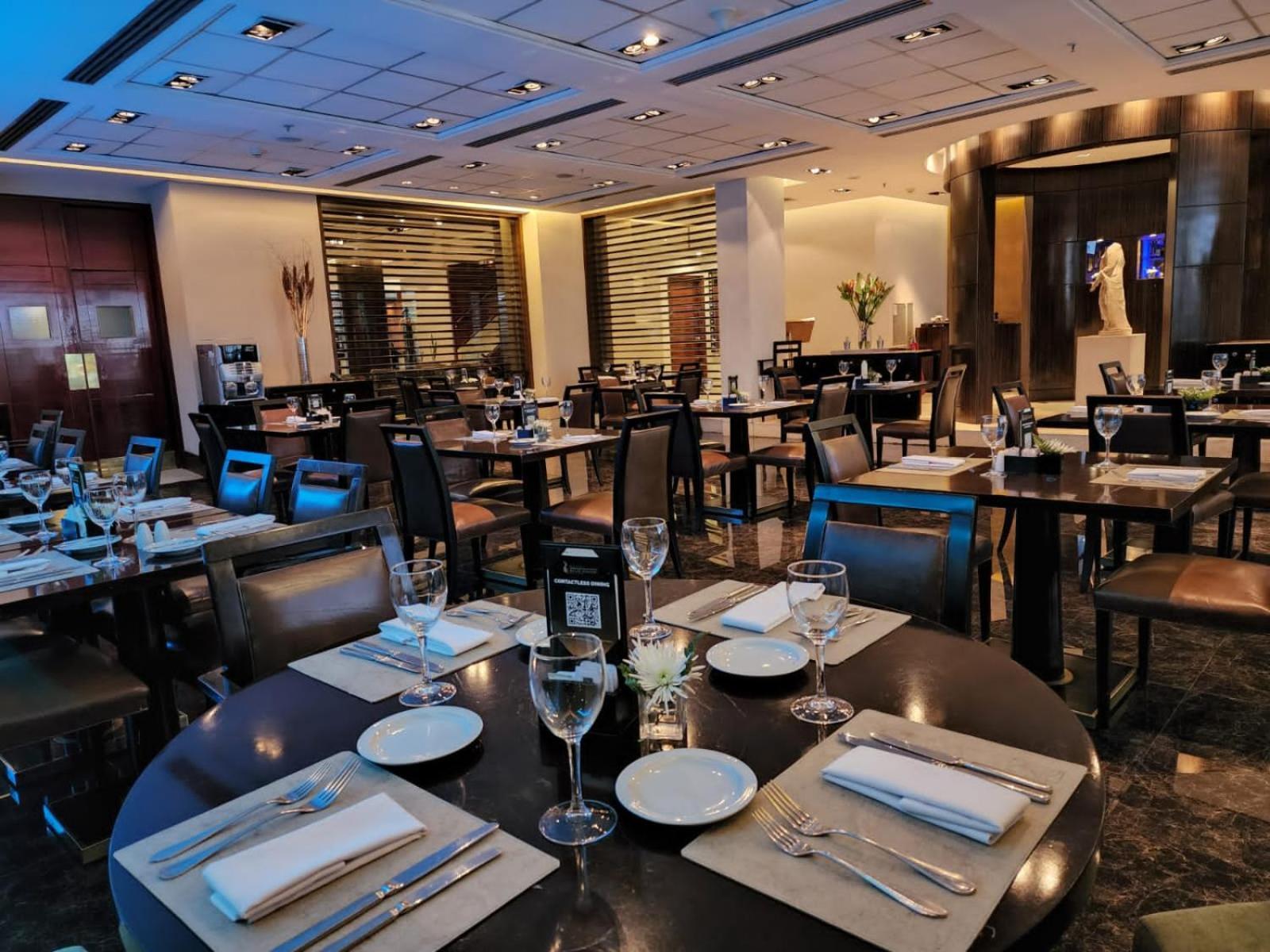 Regal Pacific Puerto Madero Hotell Buenos Aires Exteriör bild The interior of the restaurant