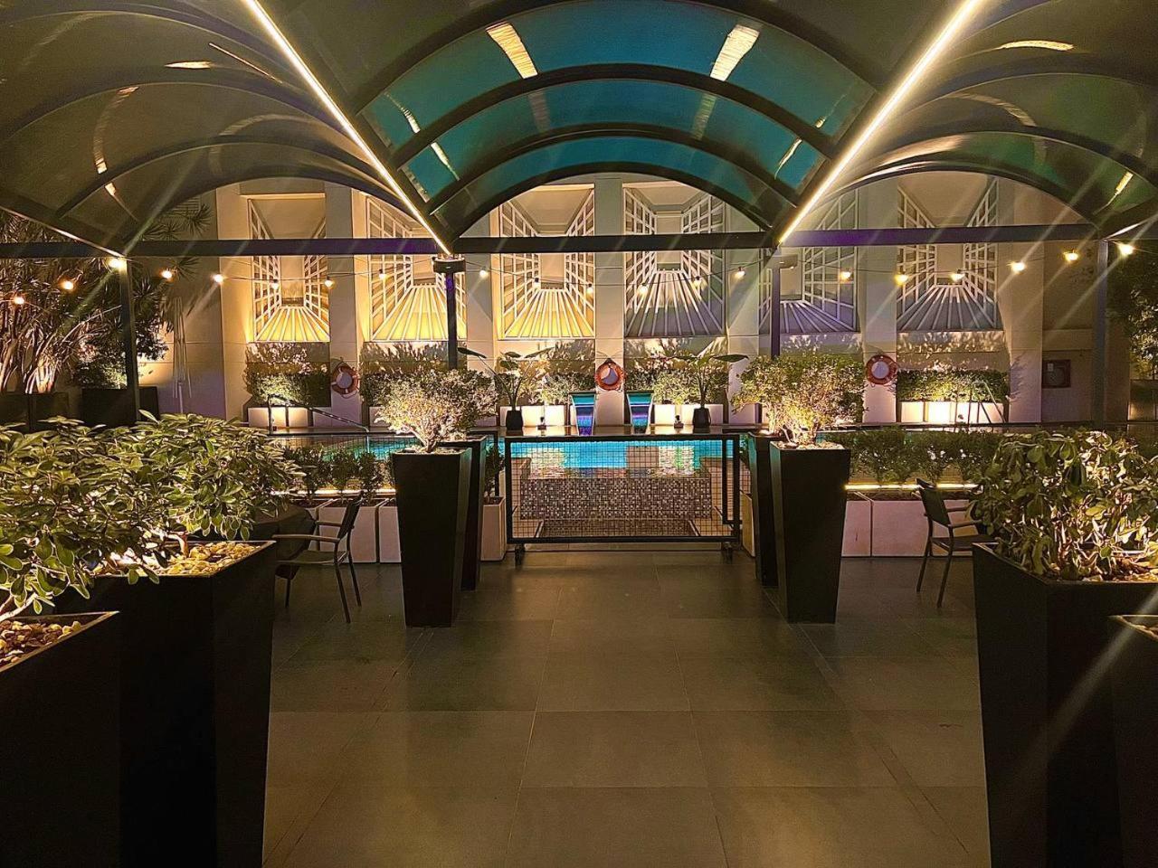 Regal Pacific Puerto Madero Hotell Buenos Aires Exteriör bild The interior of the restaurant