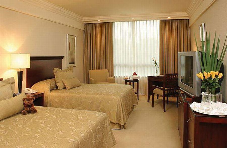 Regal Pacific Puerto Madero Hotell Buenos Aires Rum bild A room at the Four Seasons Hotel, Hong Kong
